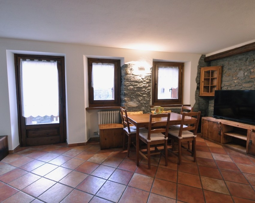 ALLOGGIO CON TERRAZZO